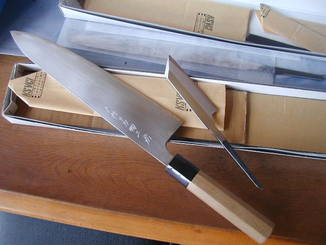 https://www.kitchen-knife.jp/pro/gyu300.jpg